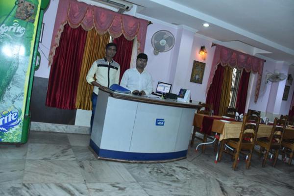 Hotel Sambit Palace Bhuvanesvar Kültér fotó