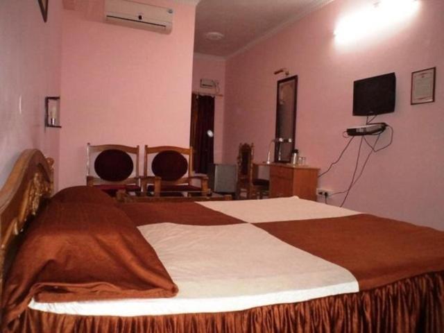 Hotel Sambit Palace Bhuvanesvar Kültér fotó