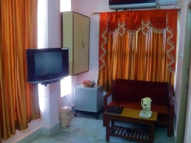 Hotel Sambit Palace Bhuvanesvar Kültér fotó